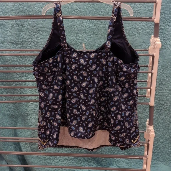 LN Lands' End 22W Tankini Top Wireless Built-in Bra - Picture 2 of 2